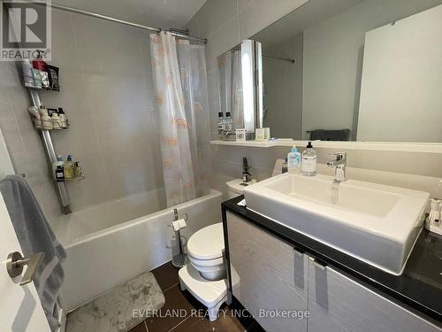 221 - 72 Esther Shiner Boulevard, Toronto, ON - Indoor Photo Showing Bathroom
