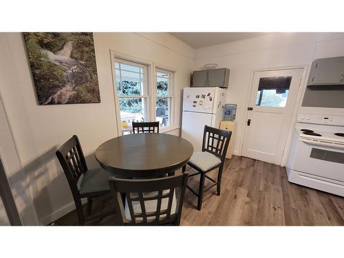 5740 Division Street, Grand Forks, BC - Indoor Photo Showing Dining Room