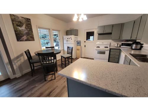 5740 Division Street, Grand Forks, BC - Indoor Photo Showing Kitchen