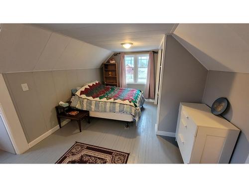 5740 Division Street, Grand Forks, BC - Indoor Photo Showing Bedroom