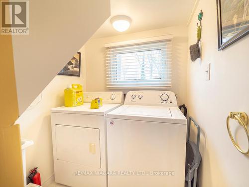 10571 Lakeshore Rd W, Wainfleet, ON - Indoor Photo Showing Laundry Room