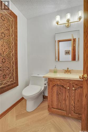 331 Emerald Court, Saskatoon, SK - Indoor Photo Showing Bathroom