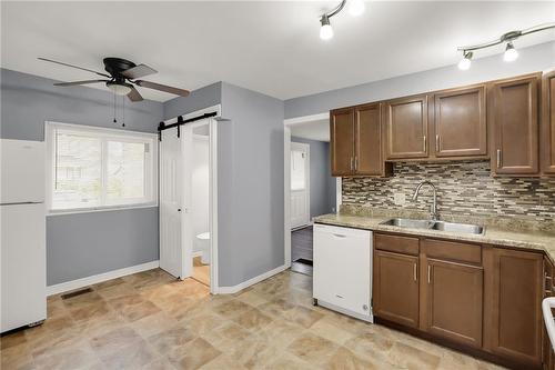 409 Alder Street E, Dunnville, ON - Indoor Photo Showing Kitchen With Double Sink
