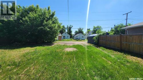 135 6Th Avenue W, Melville, SK - Outdoor