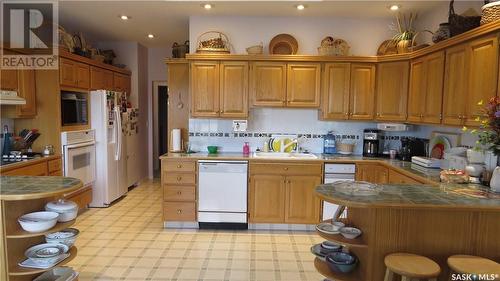 2100 Courtney Street, Regina, SK - Indoor Photo Showing Kitchen