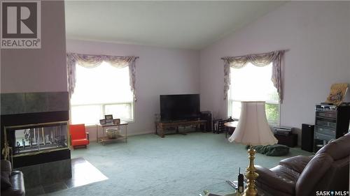 2100 Courtney Street, Regina, SK - Indoor Photo Showing Living Room