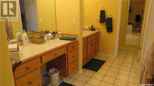 2100 Courtney Street, Regina, SK - Indoor Photo Showing Bathroom