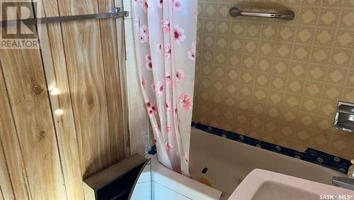 330 Railway Avenue, Sturgis, SK - Indoor Photo Showing Bathroom
