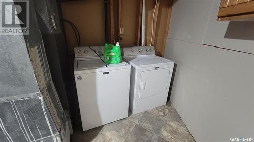 335 Yukon Avenue, Kerrobert, SK - Indoor Photo Showing Laundry Room