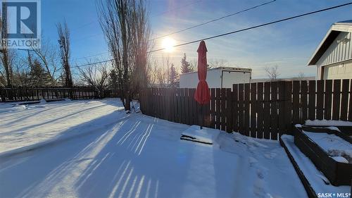 335 Yukon Avenue, Kerrobert, SK - Outdoor