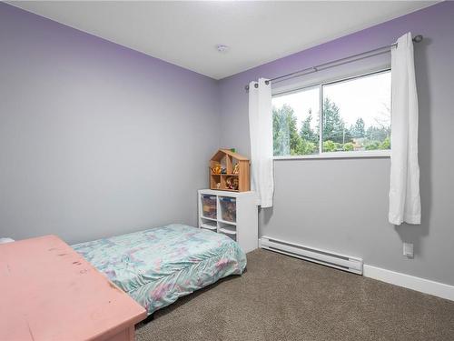 B-860 Kit Cres, Campbell River, BC - Indoor Photo Showing Bedroom