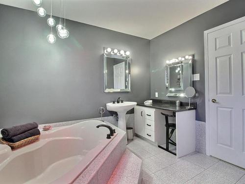 Bathroom - 3649Z  - 3653Z Rue De L'Indiana, Sherbrooke (Brompton/Rock Forest/Saint-Élie/Deauville), QC - Indoor Photo Showing Bathroom