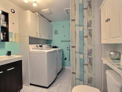 Salle de bains - 3649Z  - 3653Z Rue De L'Indiana, Sherbrooke (Brompton/Rock Forest/Saint-Élie/Deauville), QC - Indoor Photo Showing Laundry Room