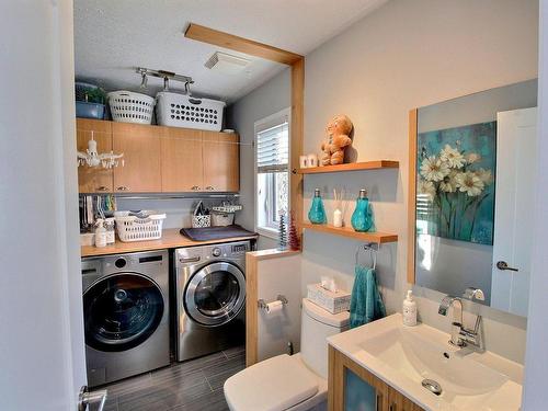 Salle d'eau - 2908 Rue Amulet, Rouyn-Noranda, QC - Indoor Photo Showing Laundry Room