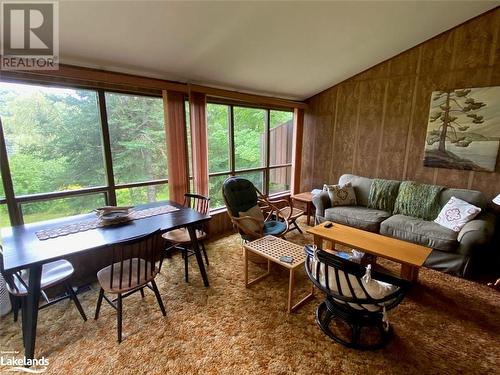 1052 Portage Road, Haliburton, ON - Indoor Photo Showing Living Room