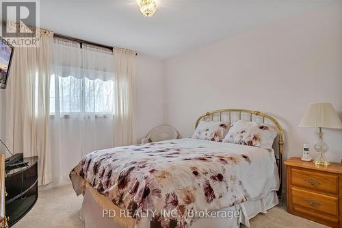 19 Sunnyvale Lane, Kawartha Lakes, ON - Indoor Photo Showing Bedroom