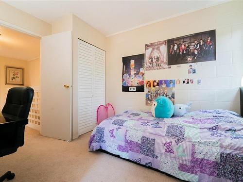 6174 Metral Dr, Nanaimo, BC - Indoor Photo Showing Bedroom