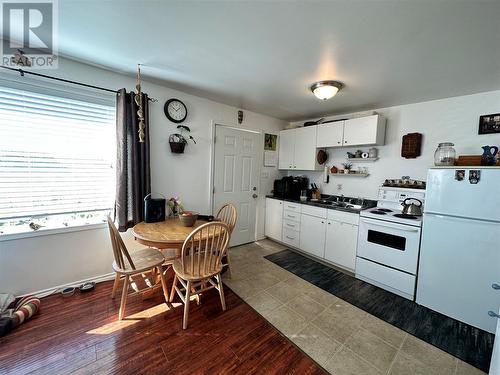 516 100A Avenue, Dawson Creek, BC - Indoor Photo Showing Kitchen