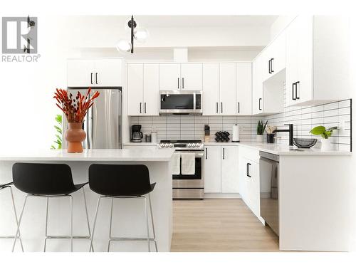 850 Railway Lane Unit# 103, Okanagan Falls, BC - Indoor Photo Showing Kitchen With Stainless Steel Kitchen With Upgraded Kitchen