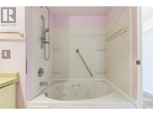 1133 Findlay Road Unit# 110, Rutland, BC - Indoor Photo Showing Bathroom