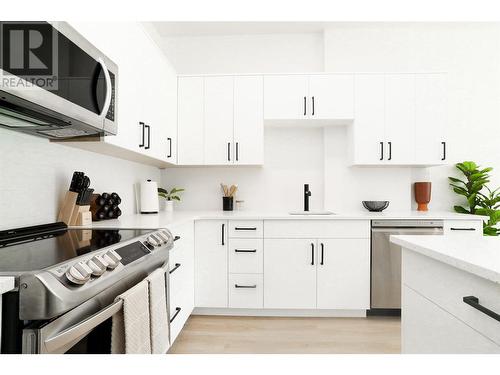 850 Railway Lane Unit# 102, Okanagan Falls, BC - Indoor Photo Showing Kitchen With Upgraded Kitchen