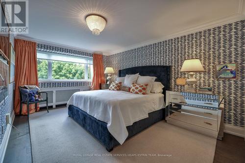 #809 -120 Rosedale Valley Rd, Toronto, ON - Indoor Photo Showing Bedroom