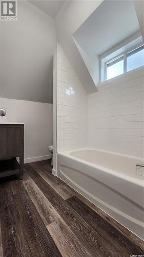 241 4Th Avenue E, Melville, SK - Indoor Photo Showing Bathroom