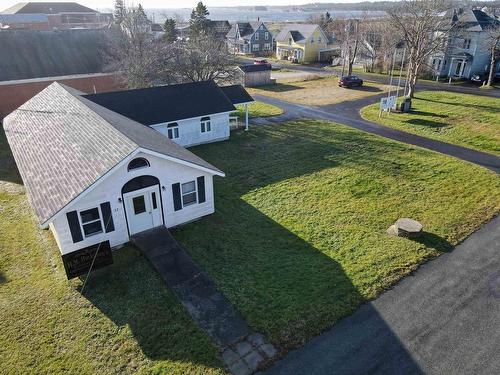 18 Howe Street, Lockeport, NS 