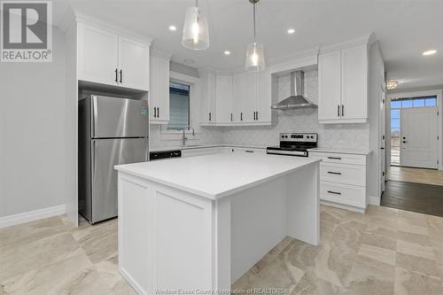 49 Belleview, Kingsville, ON - Indoor Photo Showing Kitchen With Upgraded Kitchen