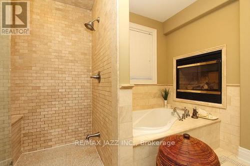 151 Elizabeth St, Oshawa, ON - Indoor Photo Showing Bathroom