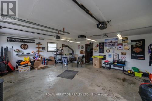 2766 County Rd 40 Rd, Quinte West, ON - Indoor Photo Showing Garage