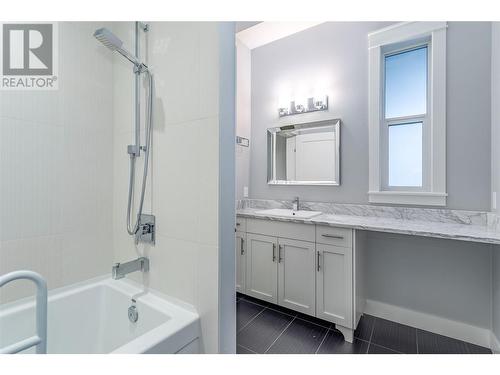 1288 Steele Road, Kelowna, BC - Indoor Photo Showing Bathroom