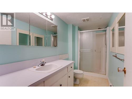 7856 Tronson Road, Vernon, BC - Indoor Photo Showing Bathroom