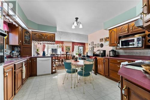 30 Sandhill Drive, Barry'S Bay, ON - Indoor Photo Showing Kitchen