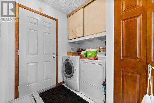 30 Sandhill Drive, Barry'S Bay, ON - Indoor Photo Showing Laundry Room