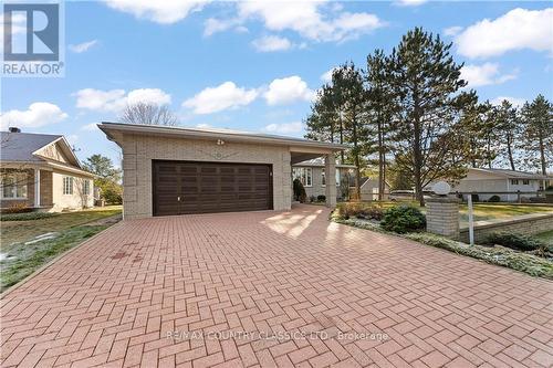 30 Sandhill Drive, Renfrew, ON - Outdoor