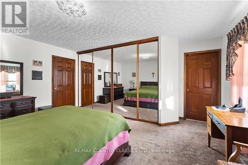 30 Sandhill Drive, Renfrew, ON - Indoor Photo Showing Bedroom