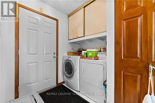 30 Sandhill Drive, Renfrew, ON - Indoor Photo Showing Laundry Room