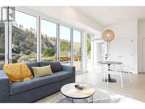 850 Railway Lane Unit# 105, Okanagan Falls, BC - Indoor Photo Showing Living Room