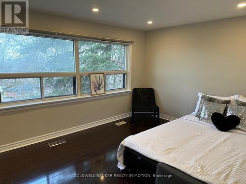 125 Vista Drive, Mississauga, ON - Indoor Photo Showing Bedroom