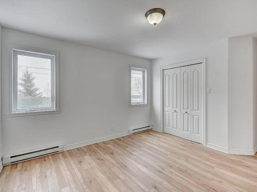 Master bedroom - 23 Rue Des Pins, Saint-Rémi, QC - Indoor Photo Showing Other Room