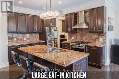 8 Mccandless Crt, Caledon, ON - Indoor Photo Showing Kitchen With Double Sink With Upgraded Kitchen