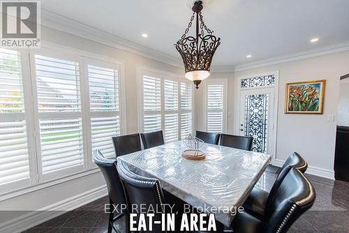 8 Mccandless Court, Caledon, ON - Indoor Photo Showing Dining Room