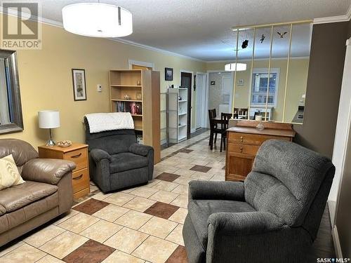 103 Lemieux Crescent, Leoville, SK - Indoor Photo Showing Living Room