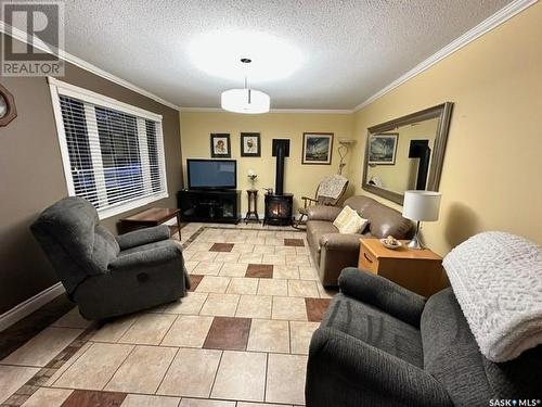 103 Lemieux Crescent, Leoville, SK - Indoor Photo Showing Living Room