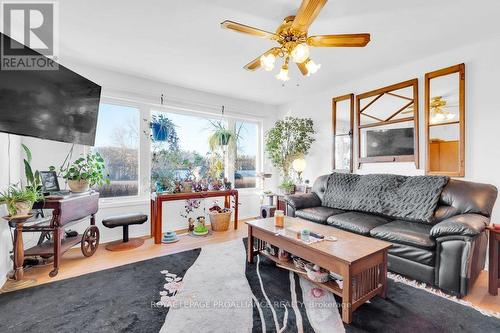 320 Glen Miller Rd, Quinte West, ON - Indoor Photo Showing Living Room