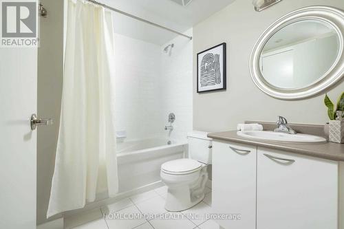 1206 - 22 Wellesley Street E, Toronto, ON - Indoor Photo Showing Bathroom