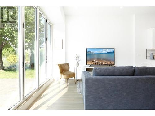 850 Railway Lane Unit# 106, Okanagan Falls, BC - Indoor Photo Showing Living Room With Fireplace