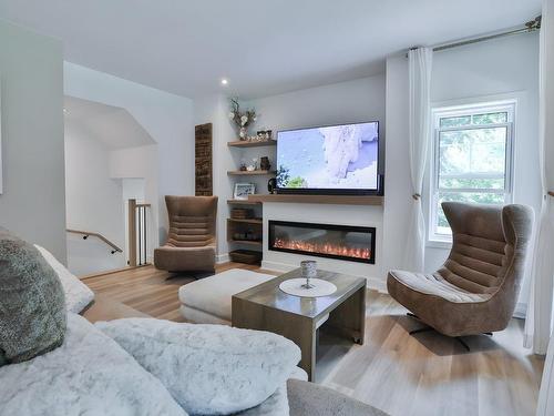 Salon - 2A-280 Rue Du Mont-Plaisant, Mont-Tremblant, QC - Indoor Photo Showing Living Room With Fireplace