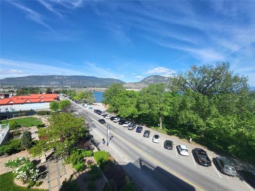 516-100 Lakeshore Drive, Penticton, BC - Outdoor With In Ground Pool